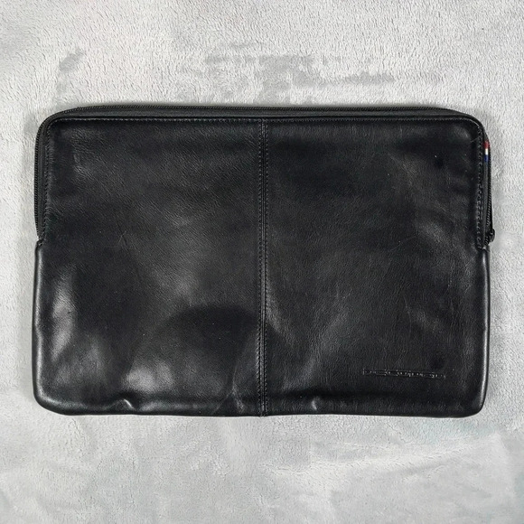 DECODED | LEATHER SLIM SLEEVE FOR  IPAD 11" - Picture 2 of 10